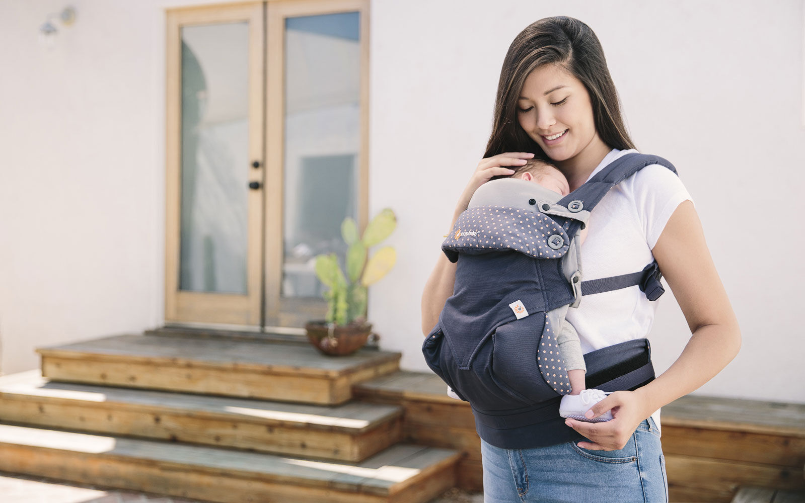 Toys r us ergobaby hotsell