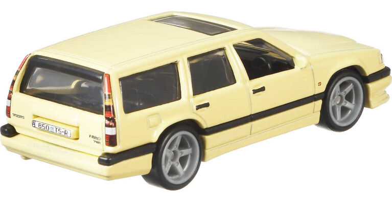 Hot Wheels Volvo 850 Estate Vehicle