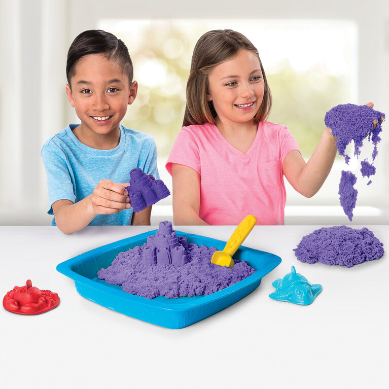 Kinetic Sand, Sandbox Playset with 1lb of Purple Kinetic Sand and 3 Molds