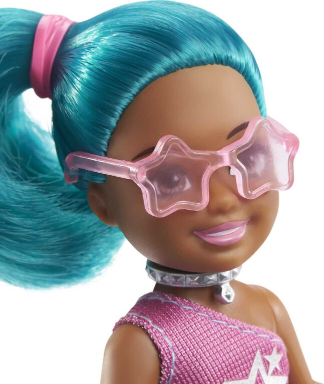 ​Barbie - Coffret de jeu Chelsea Peut être avec poupée Chelsea Vedette de rock brunette et accessoires