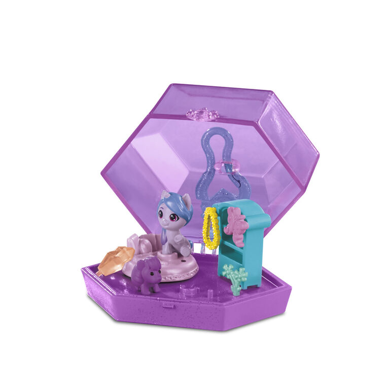 My Little Pony Mini World Magic Crystal Keychain Izzy Moonbow