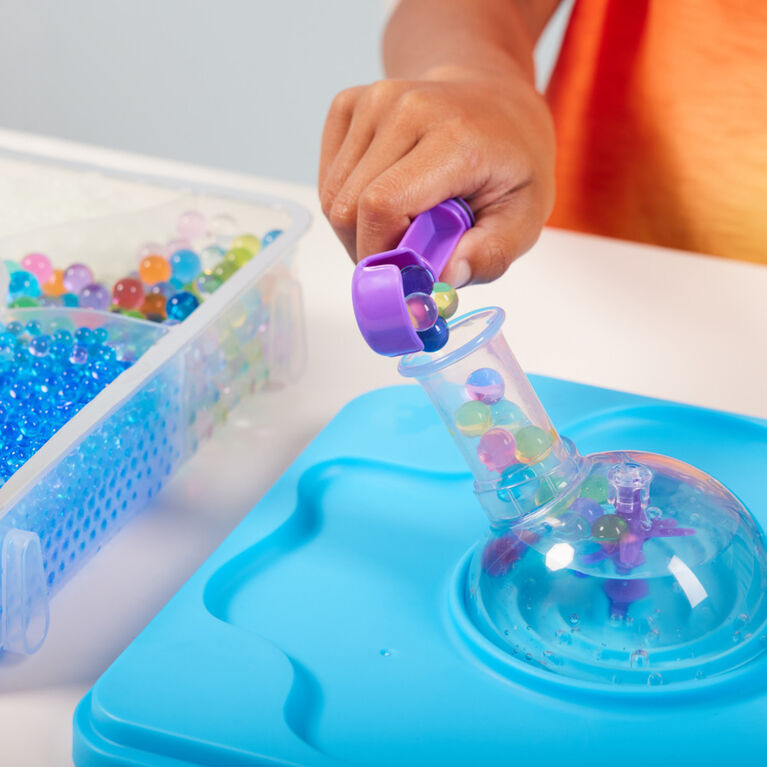 Orbeez Mixin' Slime , Coffret de plus de 2 500 Orbeez (micros, scintillantes, marbrées et phosphorescentes), 5 outils, boîte de rangement, unique, jouets sensoriels