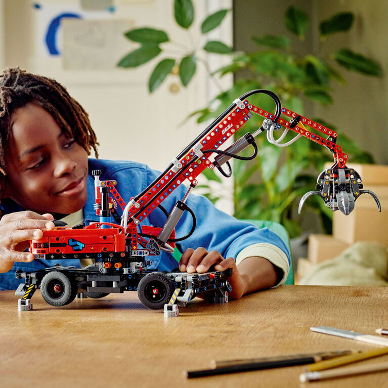 LEGO Technic La machine de manutention, 42144 Modèles de grues, Ensemble de construction (835 pièces)