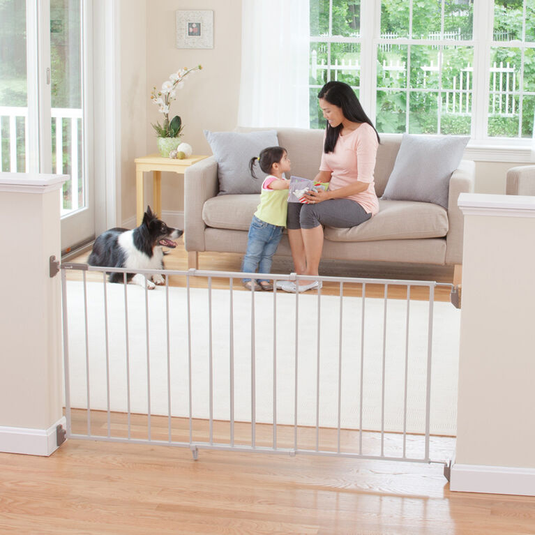 Safety 1st Wide and Sturdy Sliding Metal Gate - White