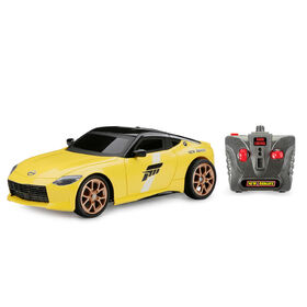 1:24 R/C Forza Motorsport w/Turbo Nissan Z Sports Car