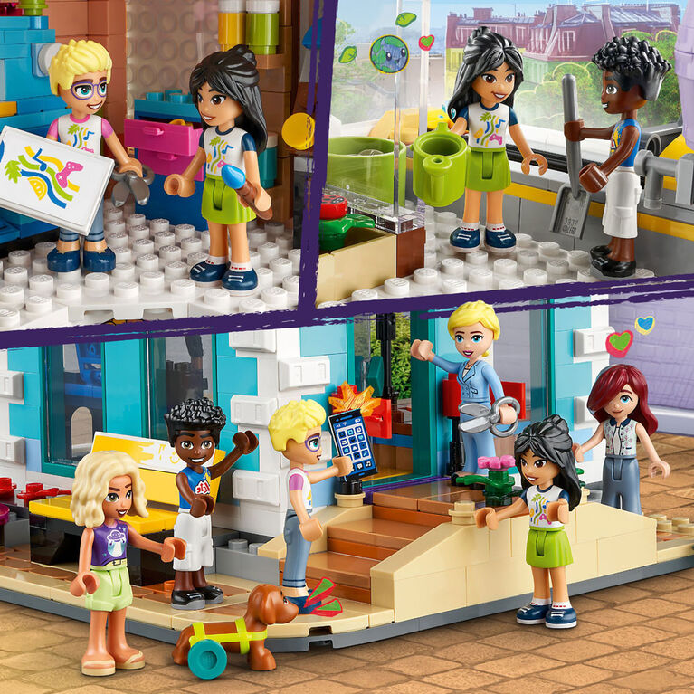 LEGO Friends Le centre communautaire de Heartlake City 41748 Ensemble de jeu de construction (1 513 pièces)