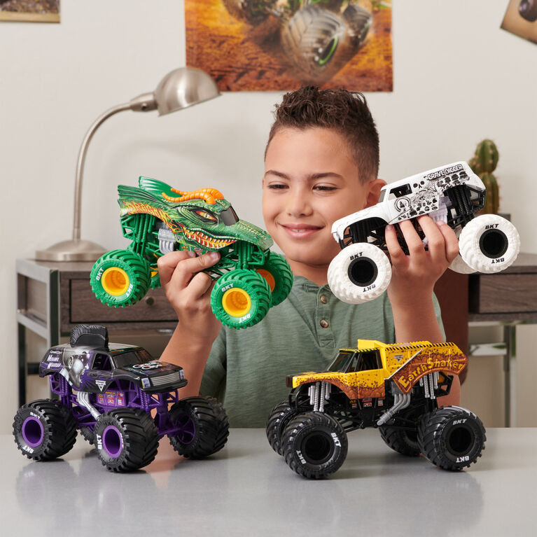 Monster Jam, Official Megalodon Monster Truck, Collector Die-Cast Vehicle, 1:24 Scale