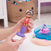 Gabby's Dollhouse, Coffret piscine senchationnelle avec figurines Gabby et Marine, Queues de sirène qui changent de couleur et accessoires de piscine