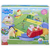 Peppa Pig - All Around Peppa's Town Set with Adjustable Track; Includes Vehicle and 1 Figure - French Edition