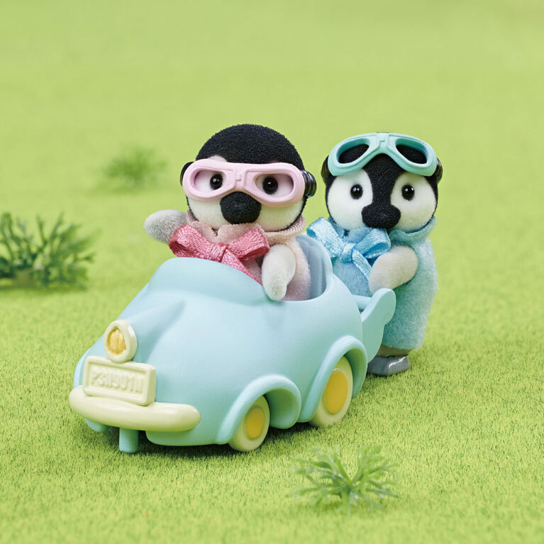 Calico Critters Penguin Babies Ride 'N Play, Lot de 2 figurines de poupée à collectionner avec accessoire Pushcart