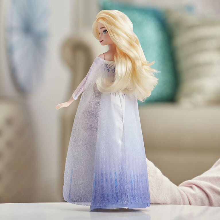 Disney La Reine des neiges, poupée Elsa Aventure musicale - Édition anglaise