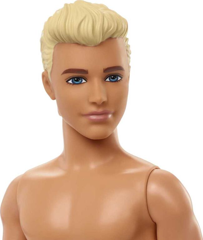 Poupée Barbie Ken portant un maillot de bain