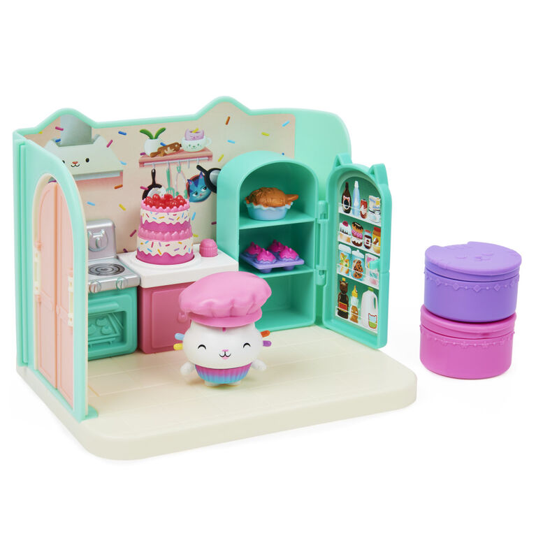 DreamWorks, Gabby's Dollhouse, Bakey with Cakey Kitchen avec figurine et 3 accessoires, 3 meubles et 2 boîtes surprises