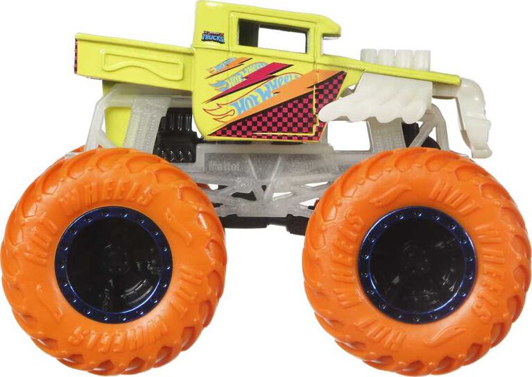 Hot Wheels - Monster Trucks - Véhicule phosphorescents à l'échelle 1/64 - Notre exclusivité - Les styles varient