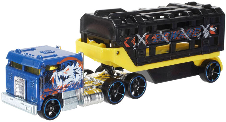 Hot Wheels Track Fleet, 1:64 Scale Die-Cast Toy Vehicle, Works on Track (Styles May Vary)