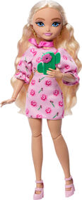Barbie Dream Besties Festival Looks Set with Barbie "Malibu" Doll with Removable Fashions & Accessories