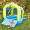 Little Tikes Splash 'n Spray indoor/outdoor 2-in-1 Wet or Dry Inflatable Bounce House for Kids