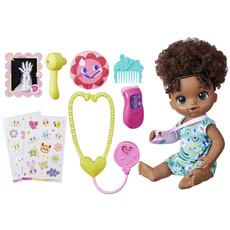 Baby Alive, Bella va mieux, coffret de poupée (cheveux noirs) pour jouer au docteur