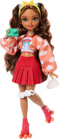 Dream Besties Barbie Teresa Roller Skating Fashion Doll with 9 Video Game Themed Accessories