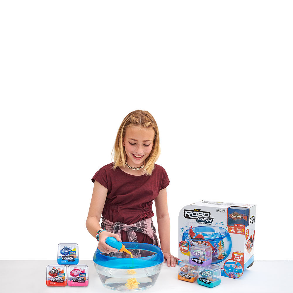 Robo Fish robotic swimming pets Fish Tank Playset by Zuru