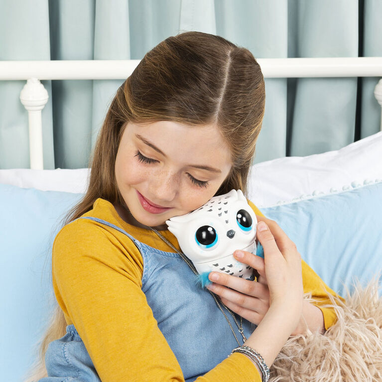 Owleez, Flying Baby Owl Interactive Toy with Lights and Sounds (White)