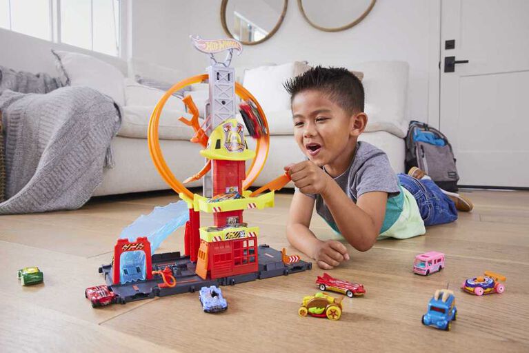 Hot Wheels City Super Loop Fire Station