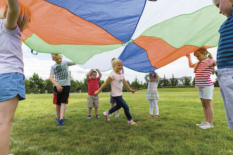 10 Foot Parachute - English Edition