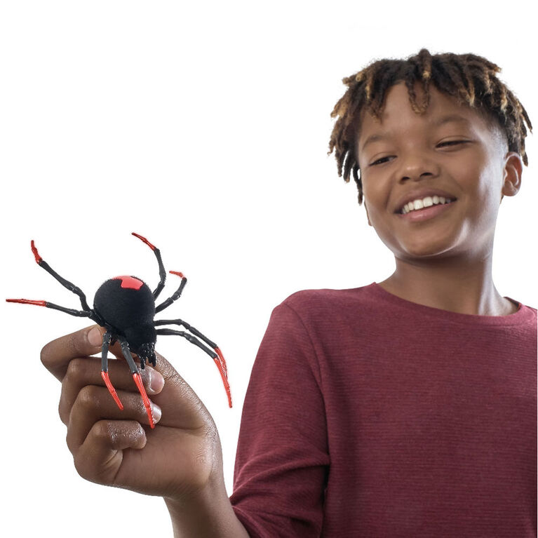 Robo Alive Crawling Spider Glow In the Dark Robotic Toy by ZURU