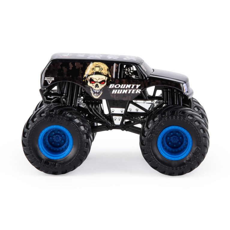 Monster Jam, Official Bounty Hunter Monster Truck, Die-Cast Vehicle, Arena Favorites Series, 1:64 Scale