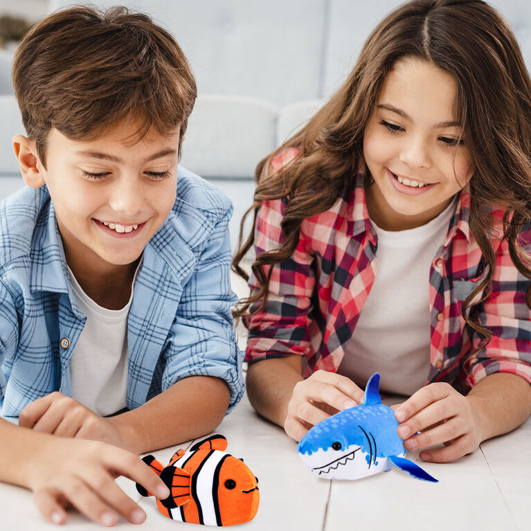 ZhuZhu Aquarium Motorized Fish Toy  - 1 per order, colour may vary (Each sold separately, selected at Random)