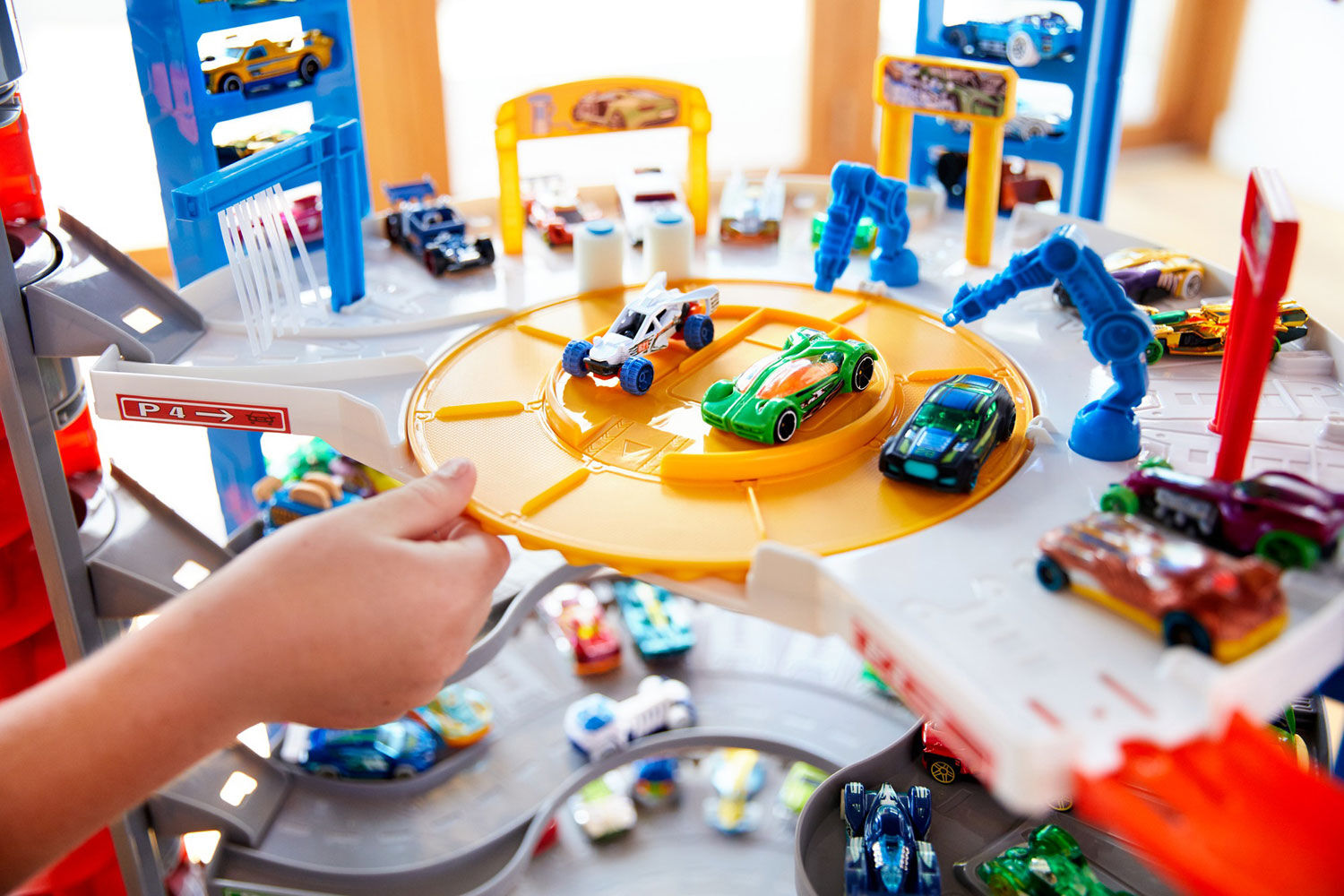 Hot wheels super 2024 ultimate car garage