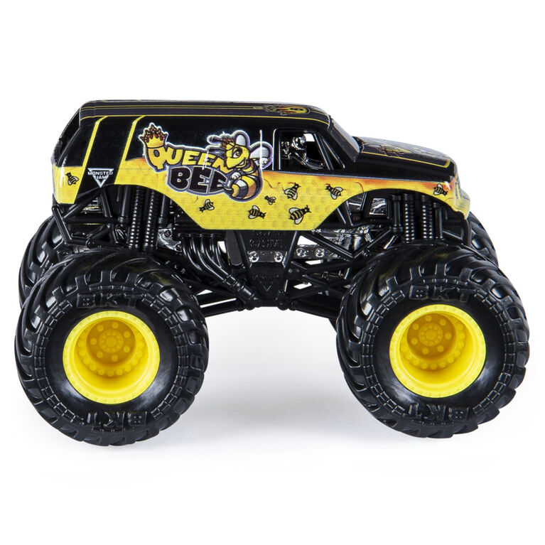 Monster Jam, Official Queen Bee Truck, Die-Cast Vehicle, Danger Divas Series, 1:64 Scale