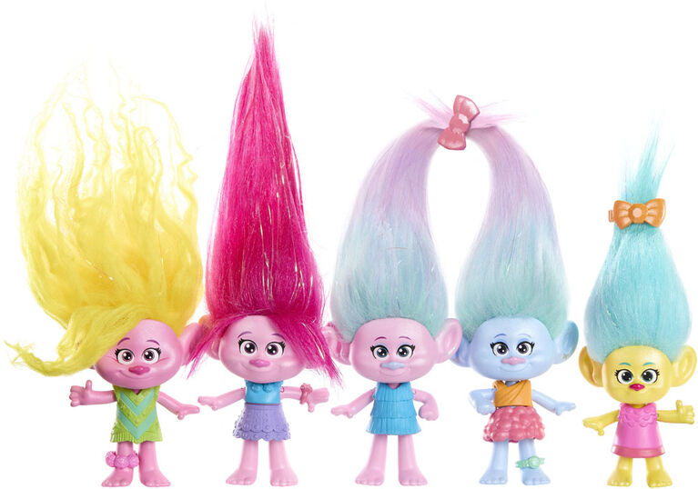 Coffret multiplie Fête Chatoyante ​DreamWorks Trolls Band Together avec 5 petites poupées et 2 accessoires capillaires