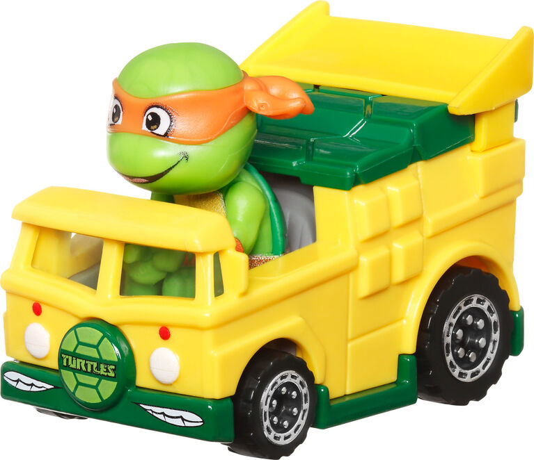 Hot Wheels RacerVerse Die-Cast Cars, Set of 2 Toy Vehicles with Character Drivers Optimized for RacerVerse Track (Styles May Vary)