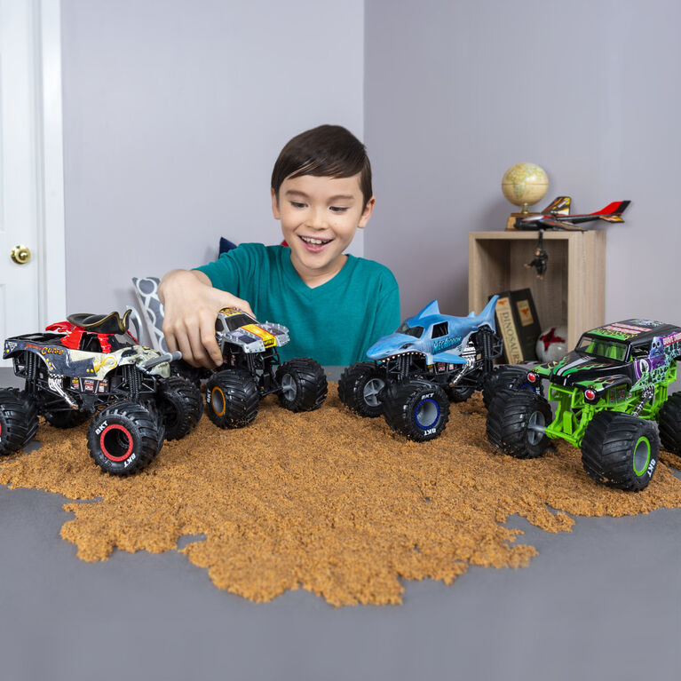 Monster Jam, Official Mohawk Warrior Monster Truck, Die-Cast Vehicle, 1:24 Scale