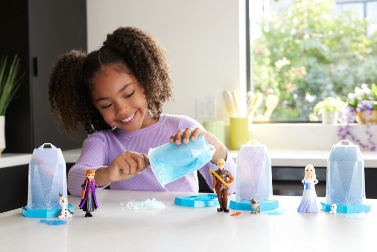 Mattel Disney Frozen 2, Ice Reveal Small Doll Set with 1 Doll, Squishy Ice Gel & 6 Surprises Including Friend Figure & Play Pieces (Dolls May Vary)