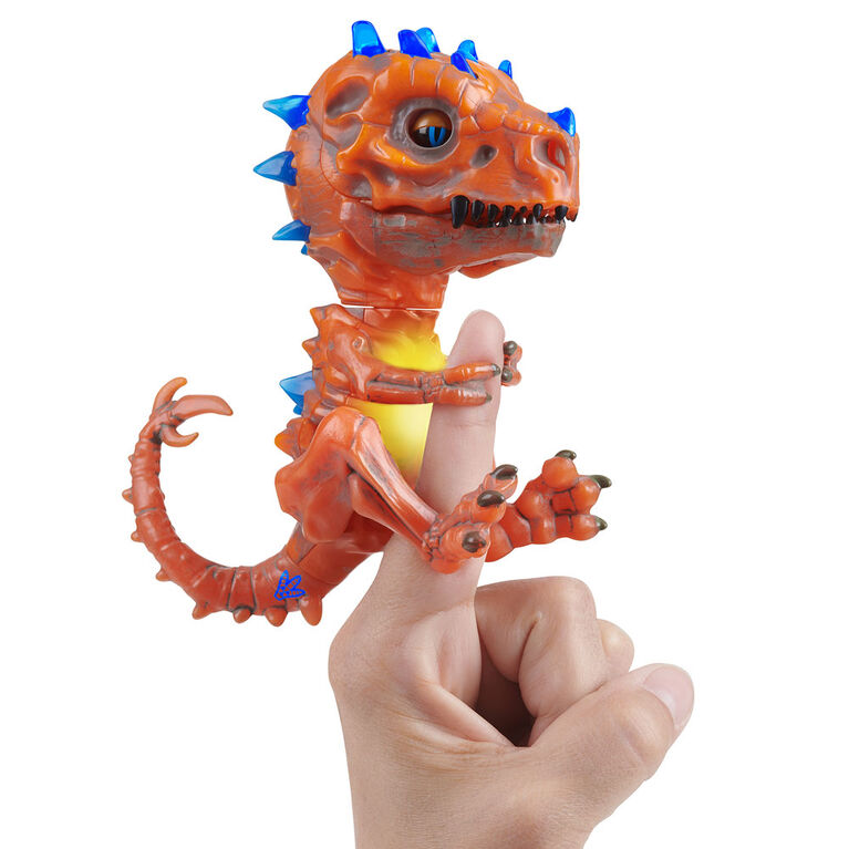 Untamed Jailbreak Playset - Spike (Brown) - Interactive Collectible Dinosaur