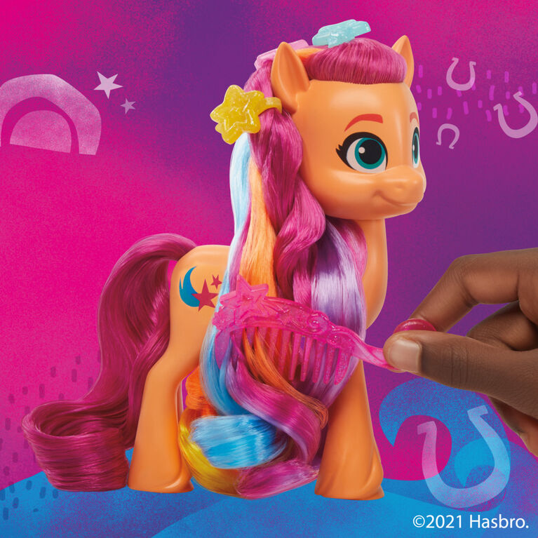 My Little Pony: A New Generation, Crinière arc-en-ciel Sunny Starscout, poney orange