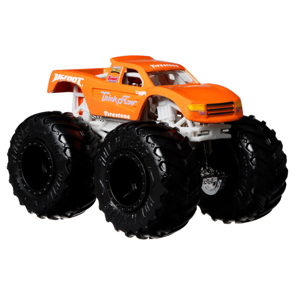 Bigfoot monster truck toys r us store