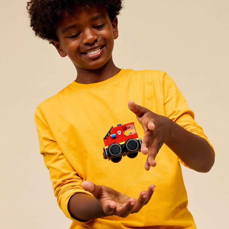 LEGO City V&eacute;hicules - Le camion de pompiers - Mini-ensemble de jouet de construction avec figurine de pompier - 60482