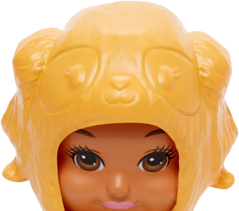 Poupée bébé ​Skipper Babysitters Inc. Barbie avec costume-barboteuse de chiot dorée et couche amovibles