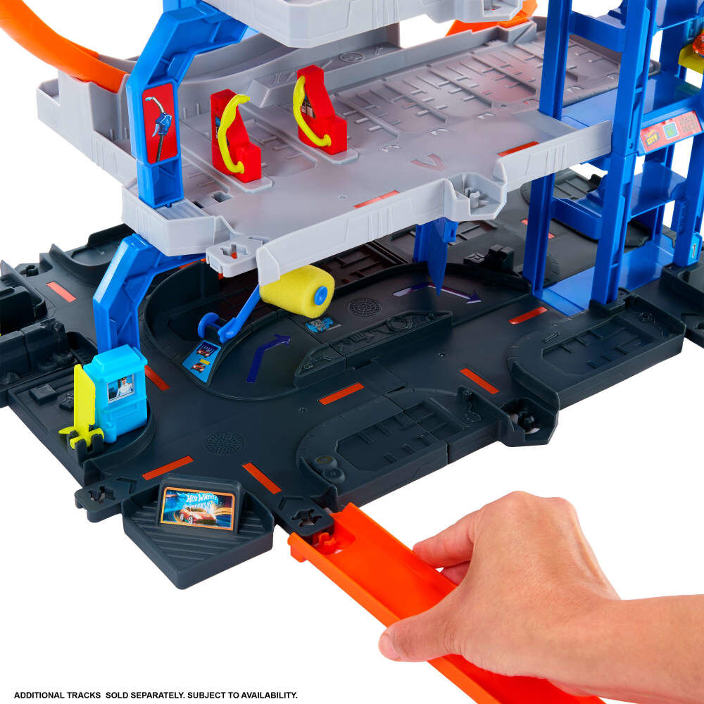 Hot Wheels Mega Loop Garage Playset with 1 Die-Cast Toy Car & 1 Toy Helicopter in 1:64 Scale