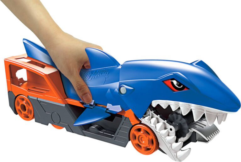 Hot Wheels City Battling Creature Transports Vehicle & 10 Die-Cast Toy Cars