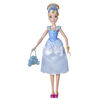 Disney Princess, Princesse et surprises, poupée mannequin Cendrillon avec 10 vêtements et accessoires, surprises cachées