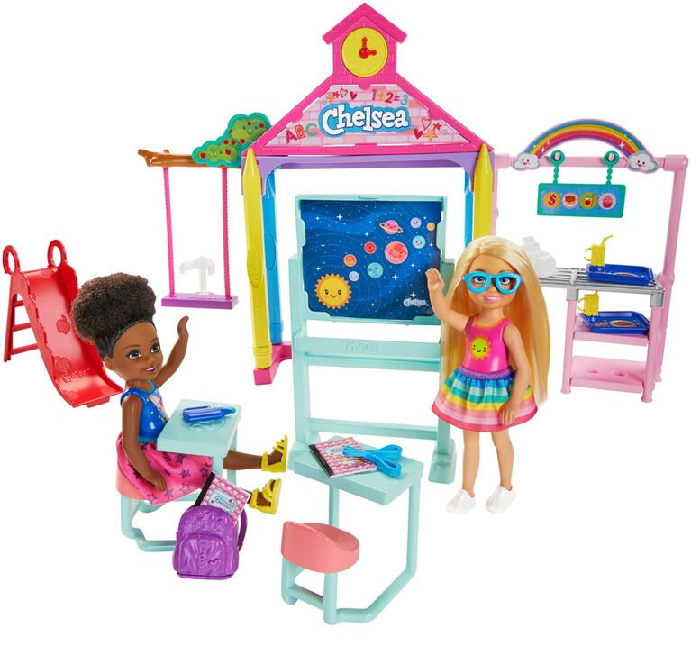 Barbie Club Chelsea Doll and School Playset, 6-inch Blonde, with Accessories