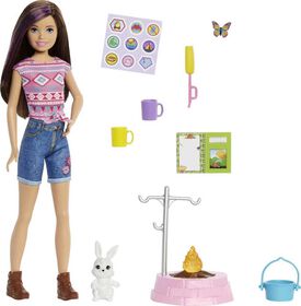 Coffret Barbie Vive le Camping avec Poup&eacute;e Skipper (environ 25cm), Lapin