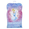 Disney Princess, Princesse et surprises, poupée mannequin Cendrillon avec 10 vêtements et accessoires, surprises cachées