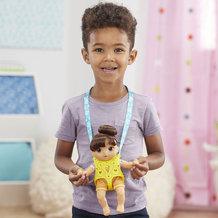 Littles by Baby Alive, Carry 'n Go Squad, Little Nadia Brown Hair Doll