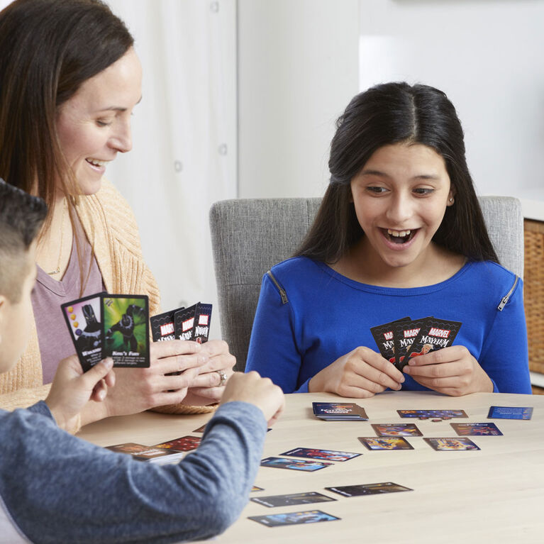 Marvel Mayhem Card Game, Featuring Marvel Super Heroes - English Edition