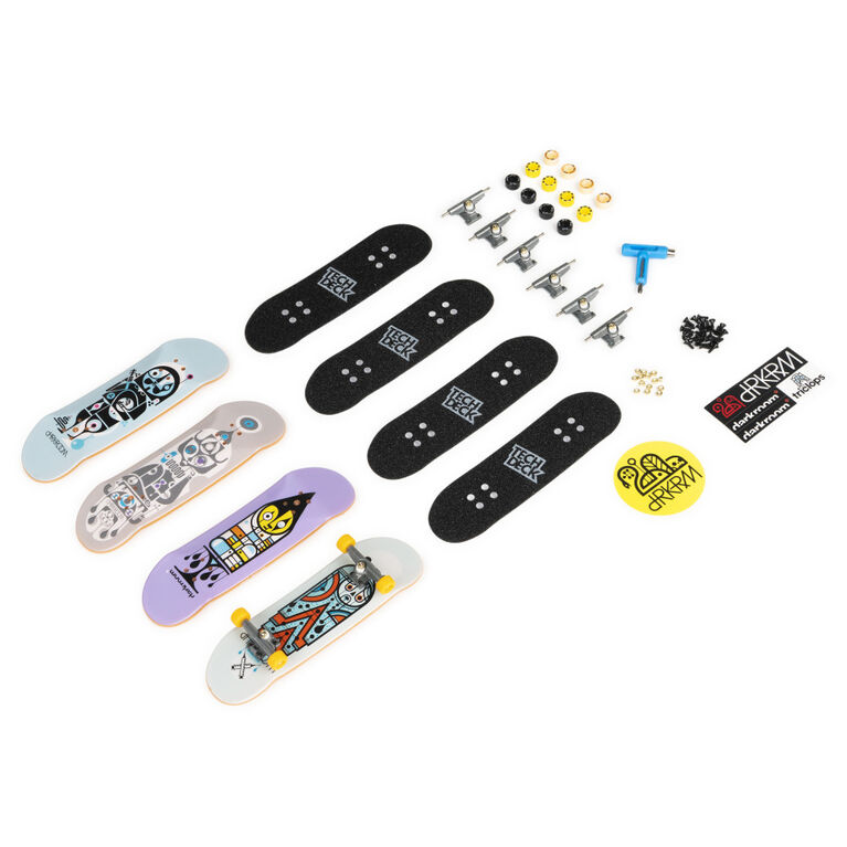 Tech Deck, Coffret de 4 fingerboards Ultra DLX Fingerboard, Darkroom Skateboards, Mini-skateboards à collectionner et personnaliser